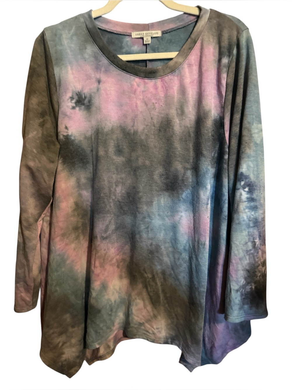 Green Envelope Women's Tie-Dye Long Sleeve Scoop Neck Top - Pink, Blue & Gray